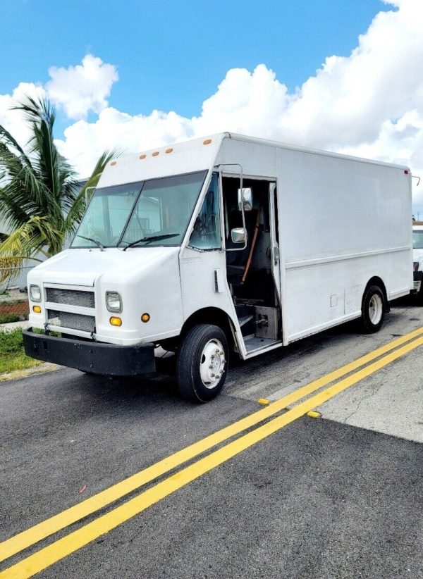 2000 Freightliner Step Van Used
