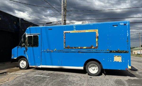 2006 Freightliner MT-45 Food Truck Mobile Kitchen Catering Biz Spacious 20’